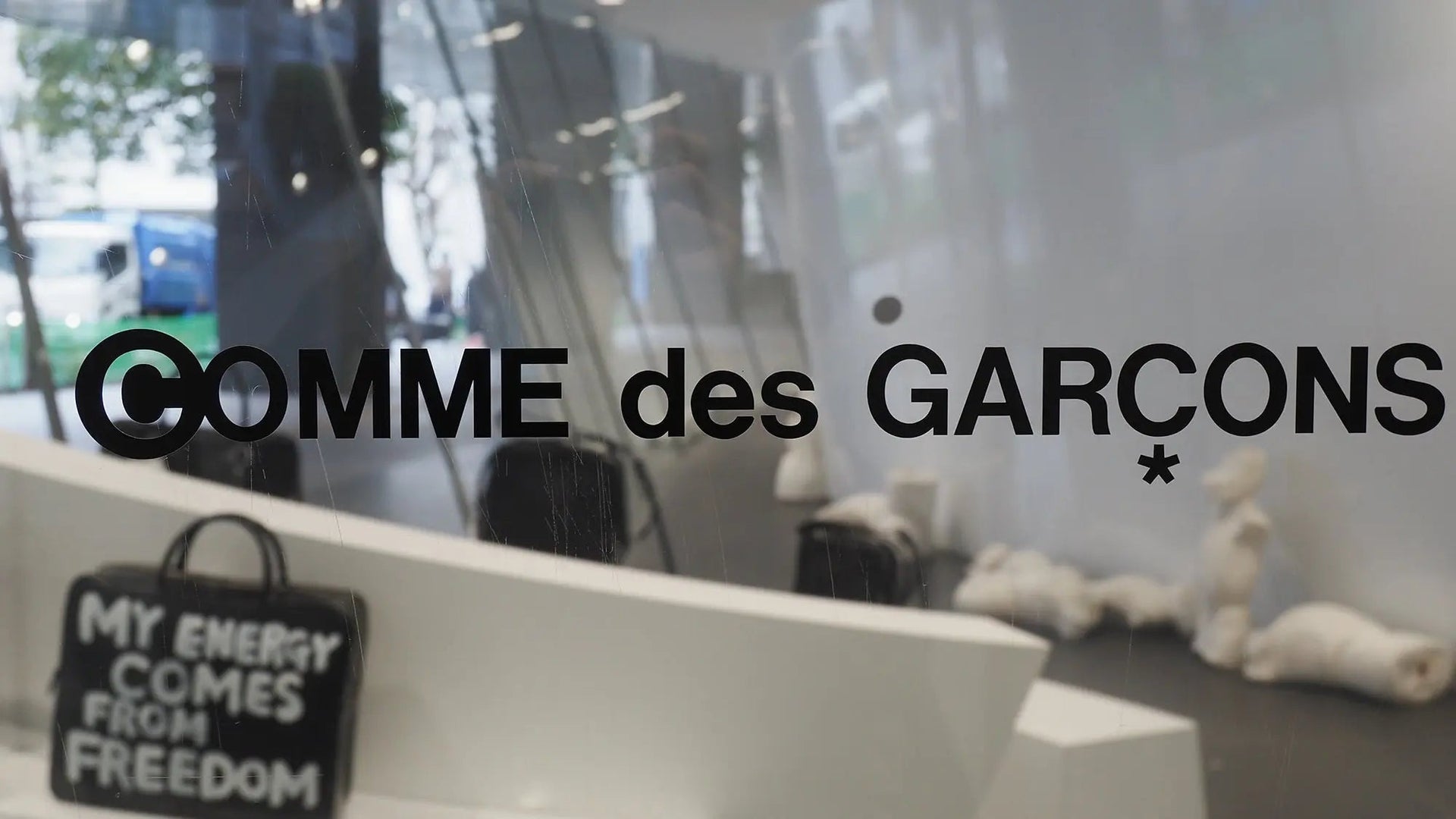 Rei-Kawakubo-Fashion-s-Ultimate-Rule-Breaker FALORS.COM