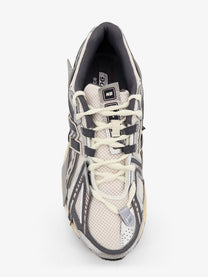 New Balance Unisex Mesh Sneakers Silver
