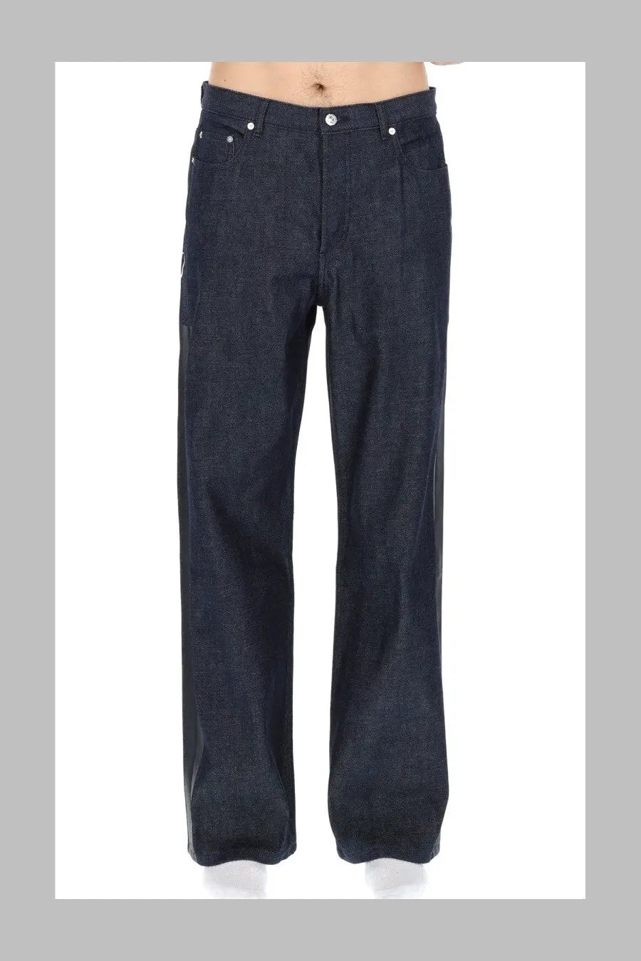 A.P.C men’s jeans Sally Con Stampa blue dark indigo denim with straight-leg cut and classic five-pocket design
