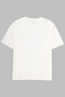 A.P.C men’s white minimalist crew-neck t-shirt with short sleeves made from lightweight cotton material