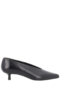 Aeyde women’s Écolleté Clara black leather pump with pointed toe and low heel