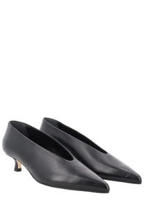 Aeyde women’s Écolleté Clara black leather pumps with pointed toe and low kitten heel