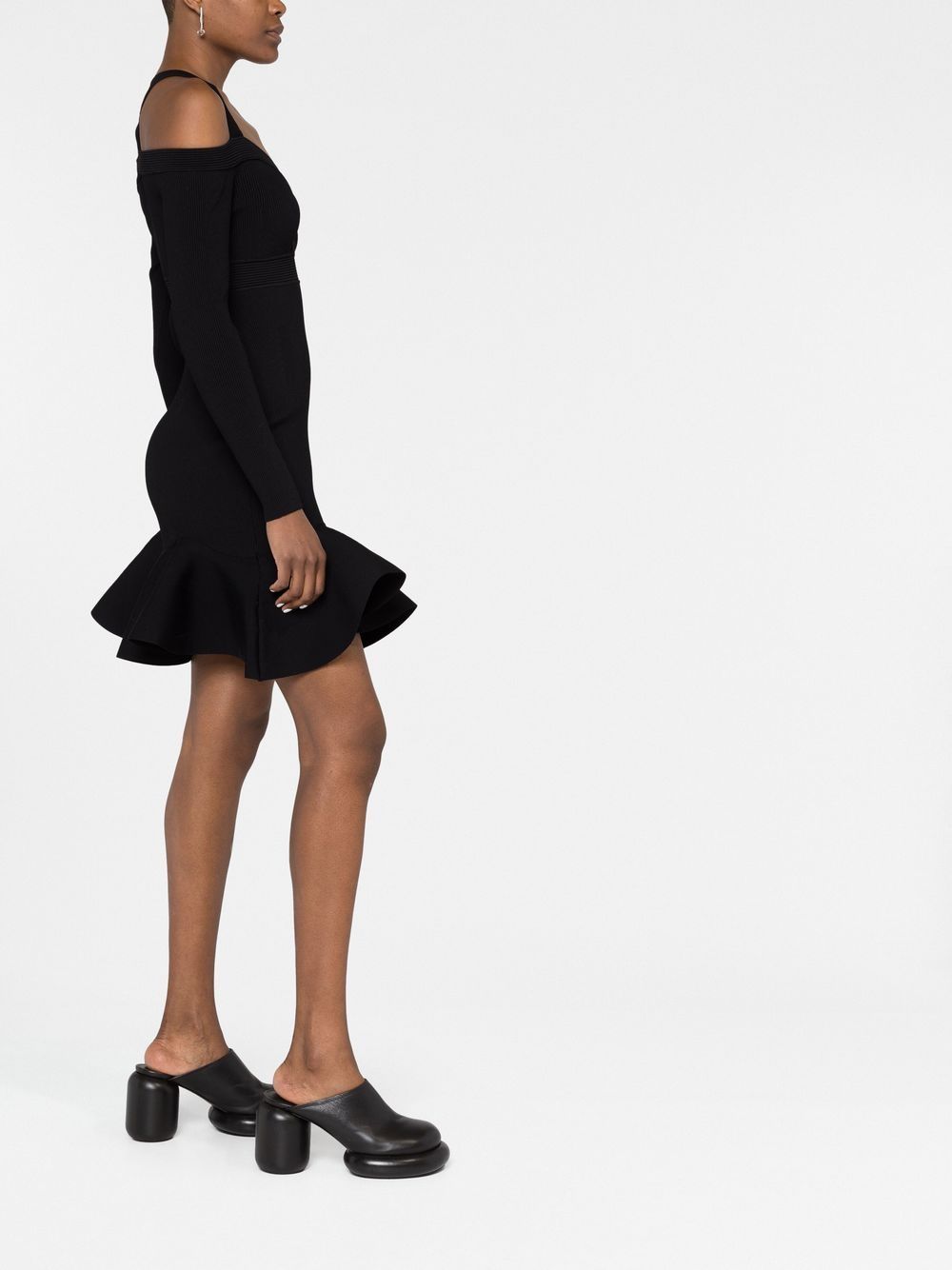 Alexander Mcqueen - Alexander McQueen Short knitted dress with V-neck - Dresses