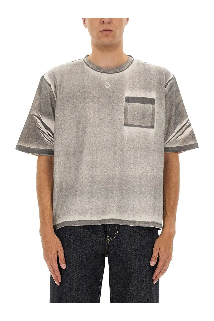Alexander McQueen men’s cropped gray gradient short-sleeve t-shirt with subtle pocket and dark gray trim on sleeves collar hem