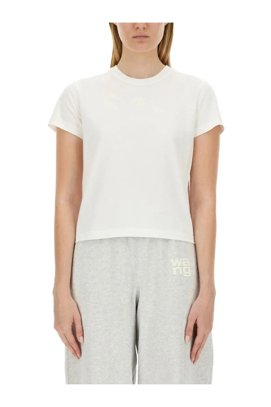 Alexanderwang women’s essential shrunk white cropped short-sleeve t-shirt with crew neckline and subtle logo