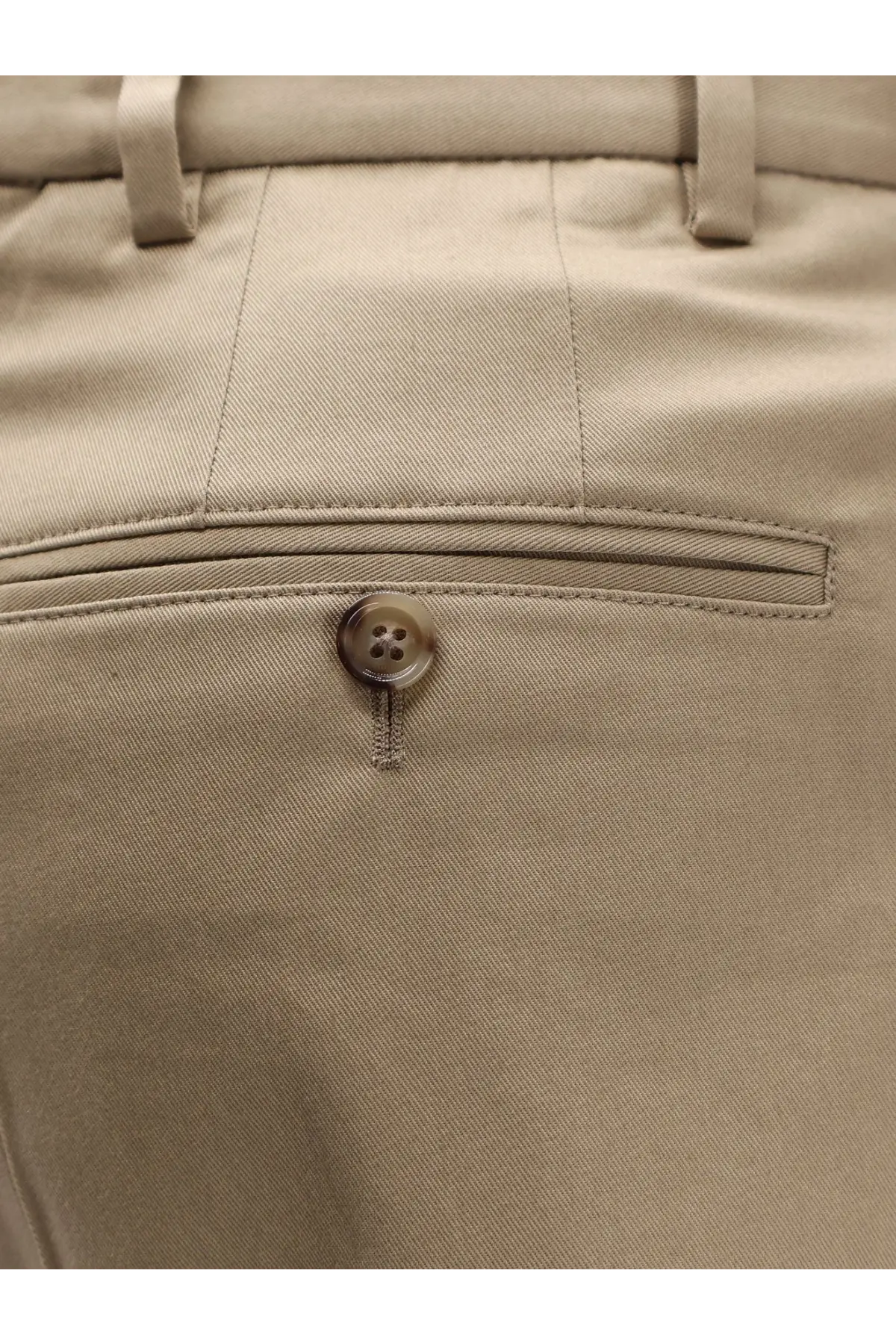 Ami paris men’s virgin wool beige shorts with subtle woven texture and matching button at the waistband