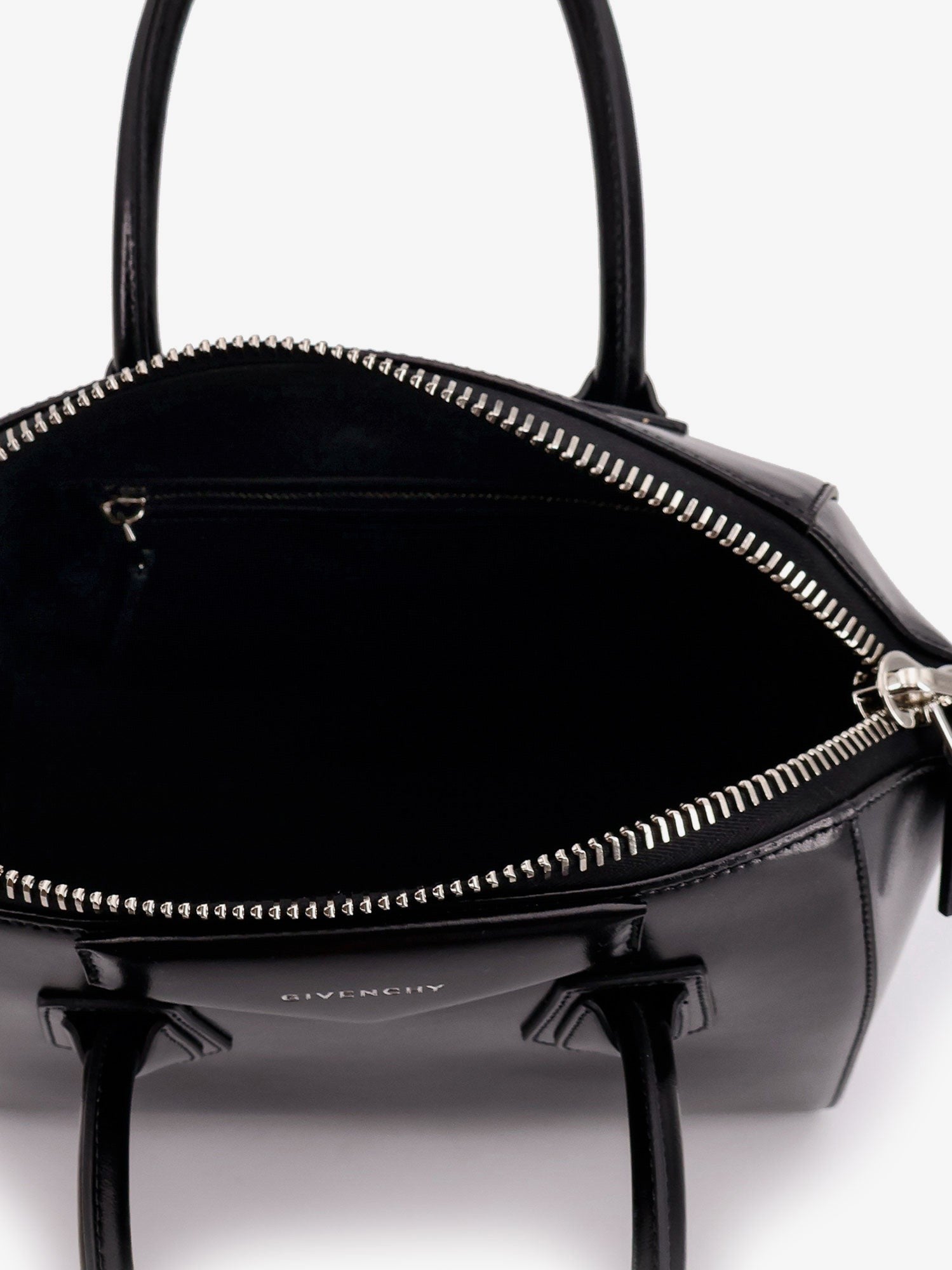 Givenchy Women's Antigona Leather Shoulder Bag Black