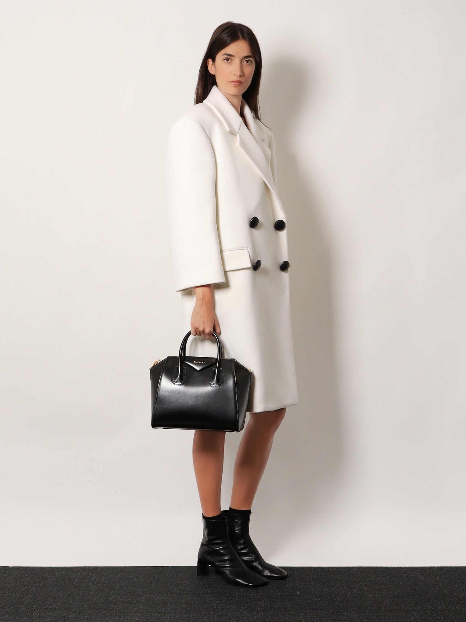 Givenchy Women's Antigona Small Leather Crossbody Bag Black