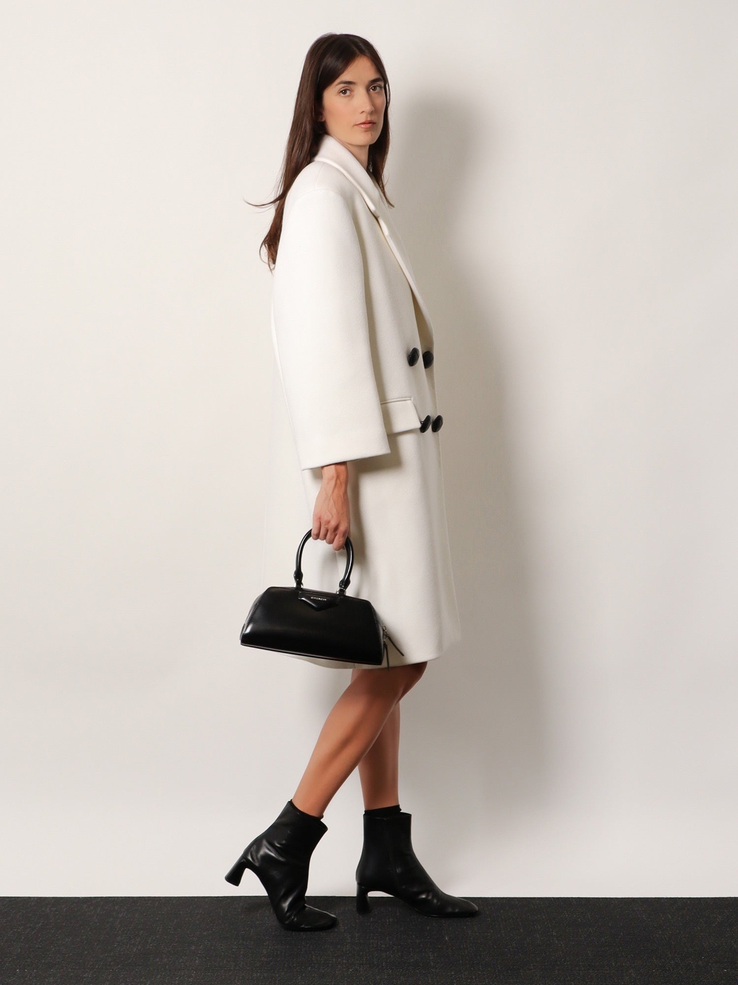 Givenchy Women's Antigona Small Leather Crossbody Bag Black