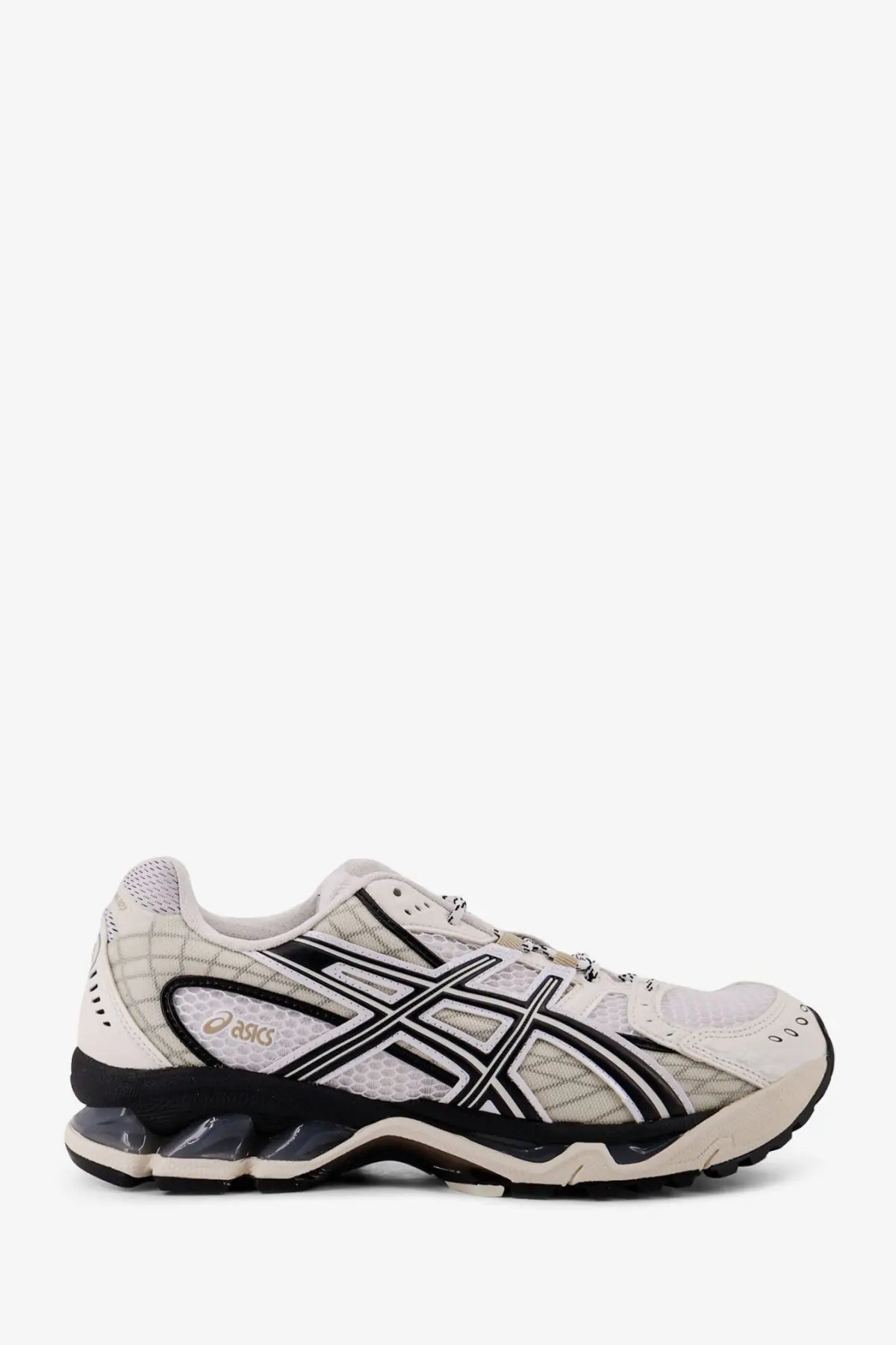 Asics men’s gel nimbus mesh sneakers in white and black with bold striped design and translucent cushioning sole