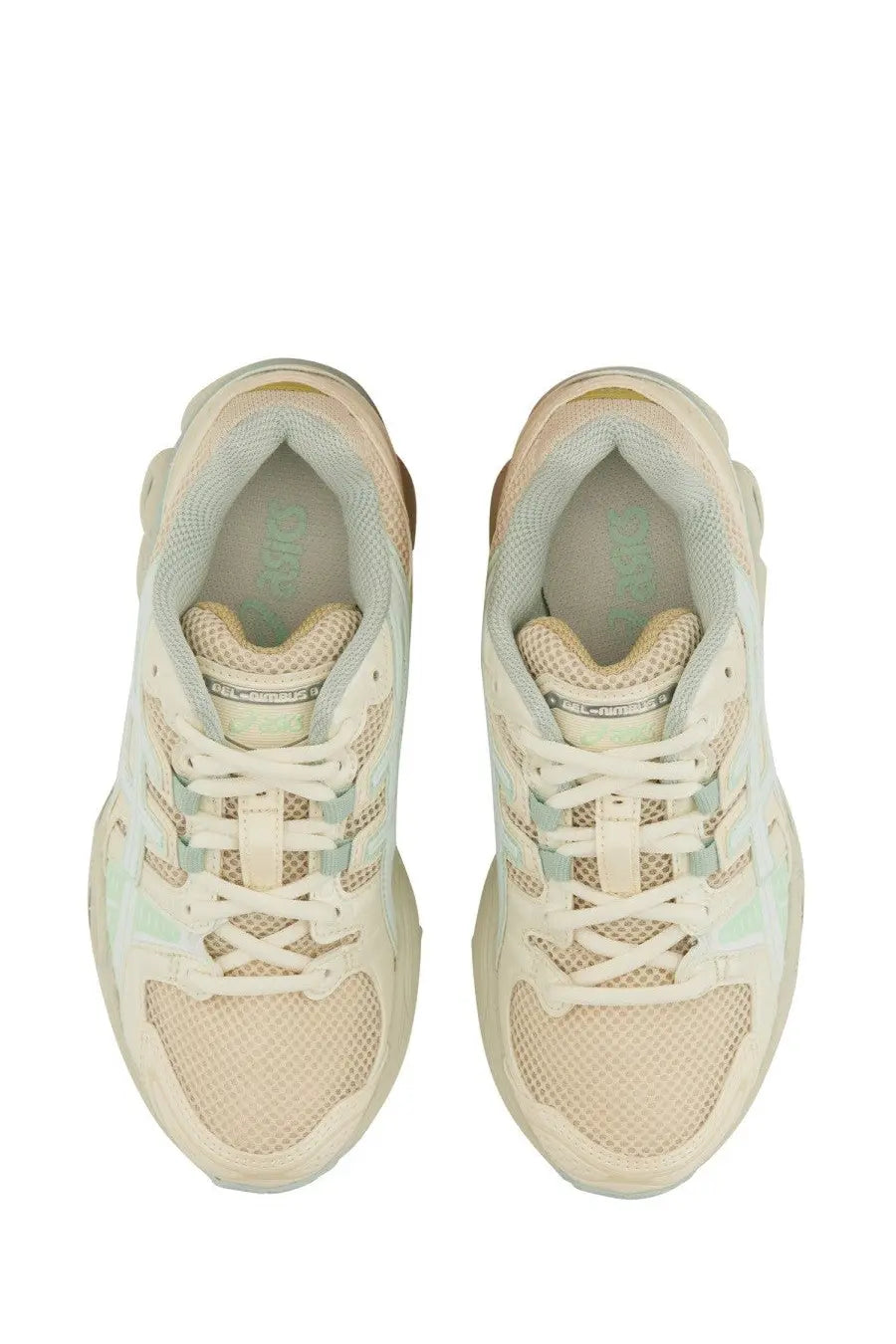 ASICS Unisex Gel Nimbus Sneaker White, view 3