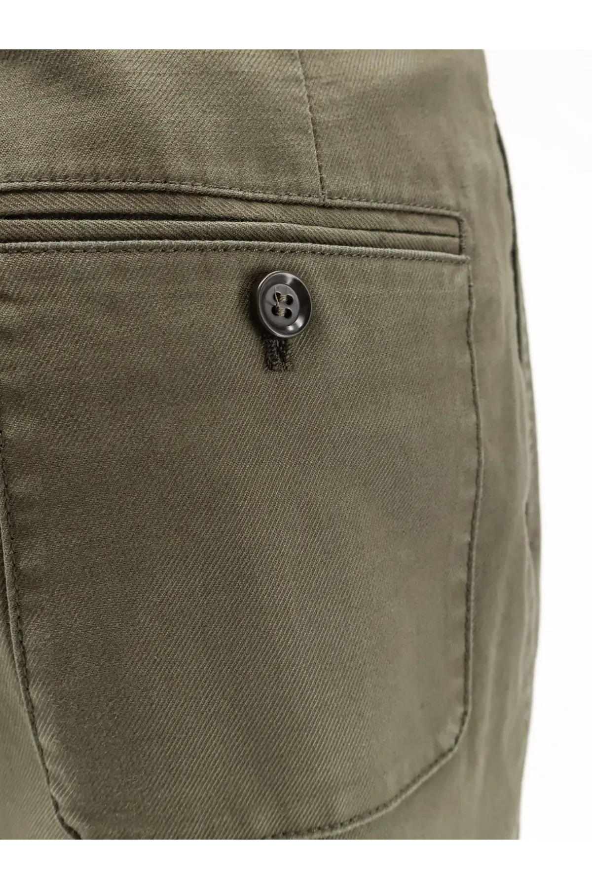 Aspesi women’s cotton trousers in olive green twill fabric with a dark metallic button on the front pocket