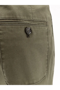 Aspesi women’s cotton trousers in olive green twill fabric with a dark metallic button on the front pocket