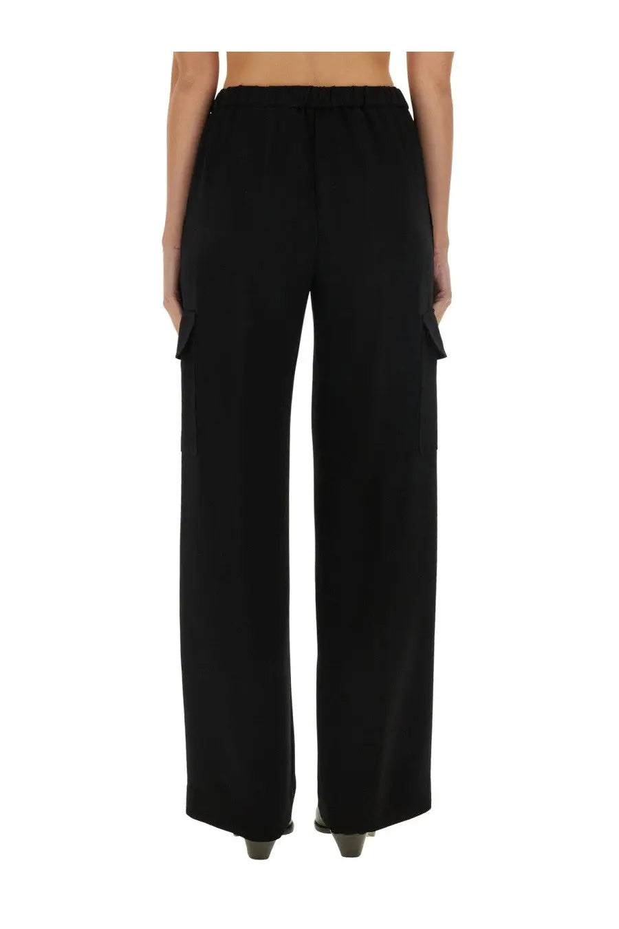 Aspesi women’s black wide-leg cargo pants with elastic waistband and flap pockets in soft fabric