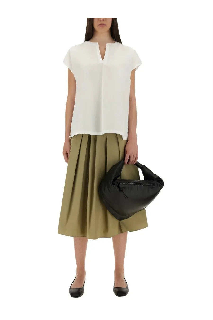 Black quilted leather handbag with soft sculptural shape and top handle in aspesi women’s skirt mod2260 beige product image