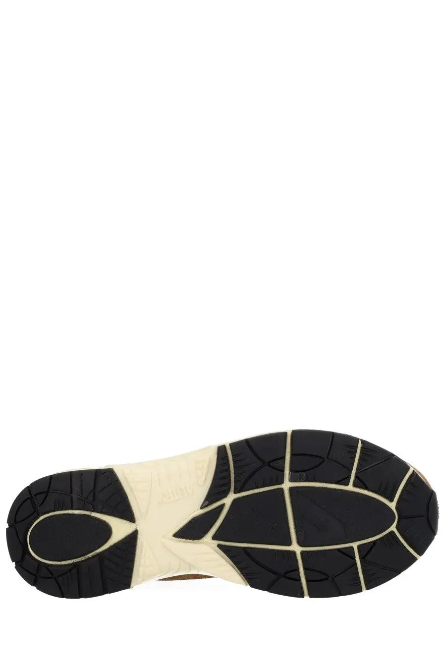 Black and cream rubber sole with geometric tread pattern on autry men’s hyperway sneaker brown