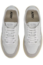 AUTRY Women's Medalist Low Sneaker White, view 4