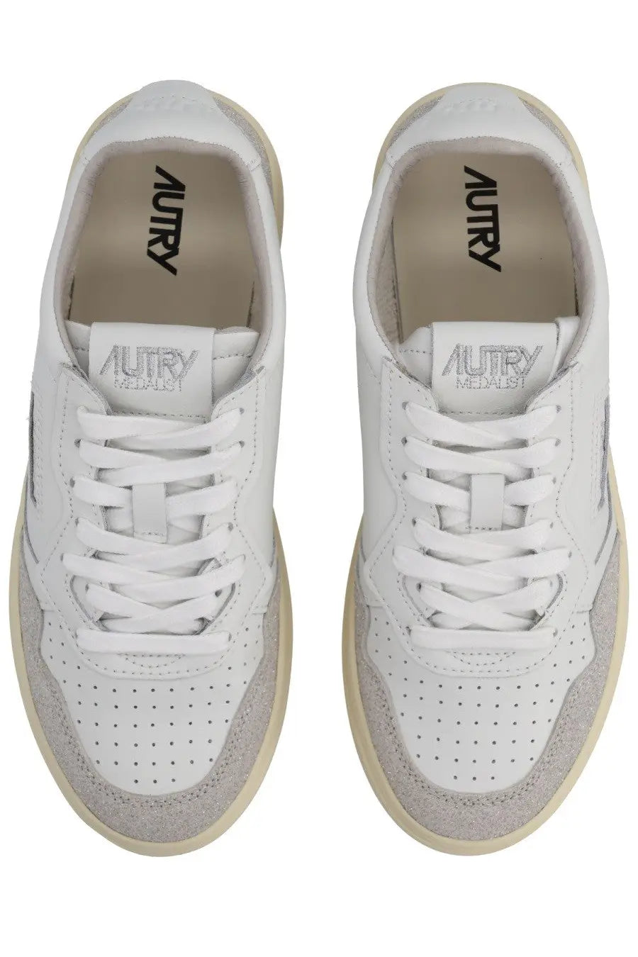 AUTRY Women's Medalist Low Sneaker White, view 4