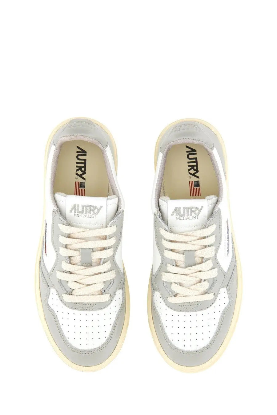 AUTRY Women's Medalist Low Sneaker White, view 6