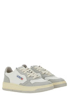 AUTRY Women's Medalist Low Sneaker White, view 2