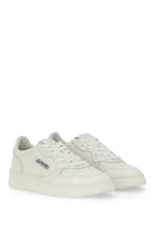 AUTRY Women's Medalist Low Sneaker White, view 2
