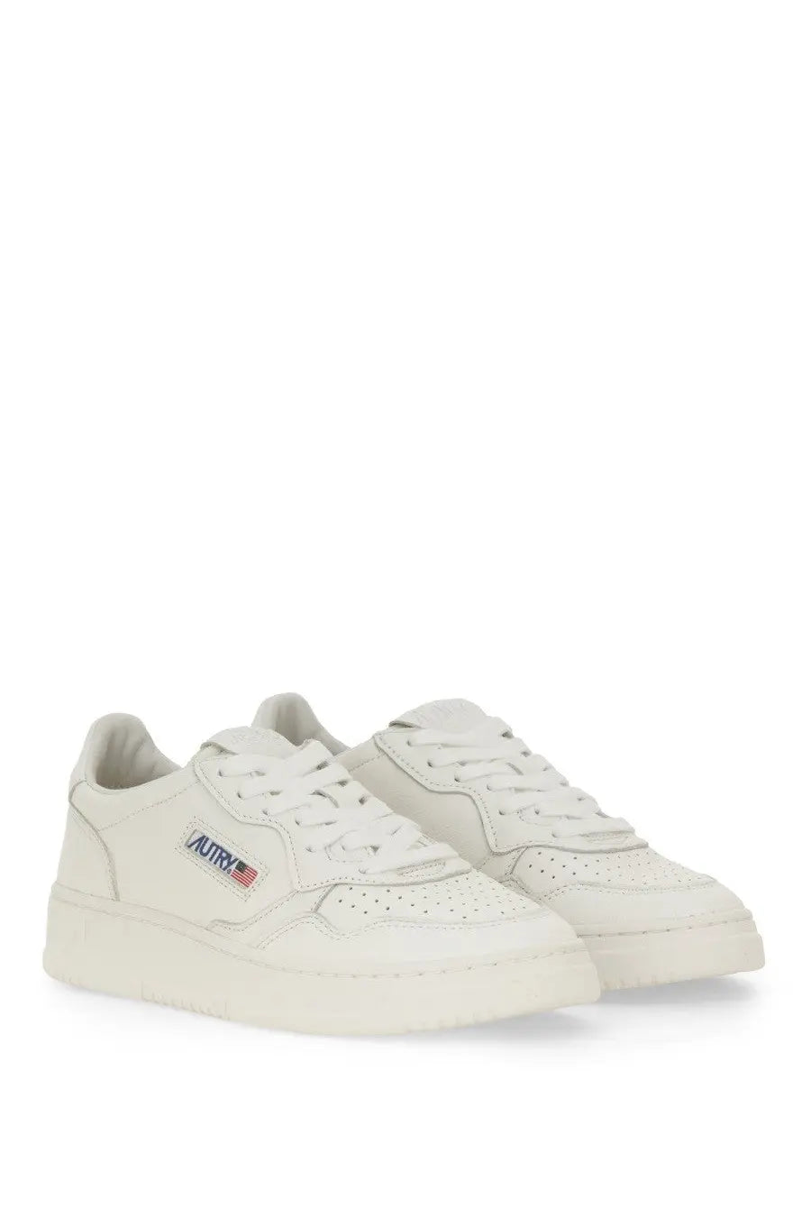 AUTRY Women's Medalist Low Sneaker White, view 2