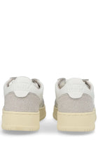 AUTRY Women's Medalist Low Sneaker White, view 3