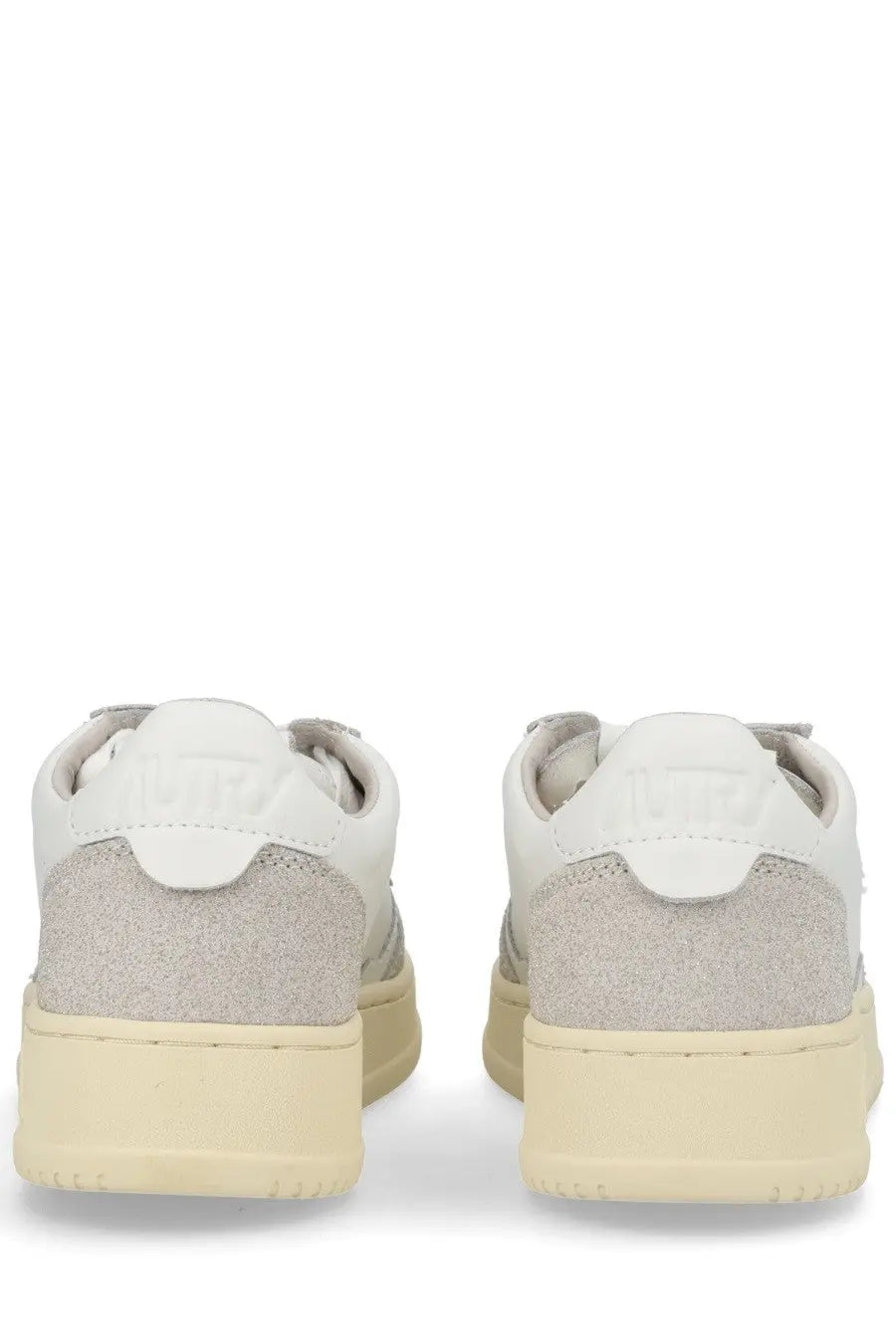 AUTRY Women's Medalist Low Sneaker White, view 3