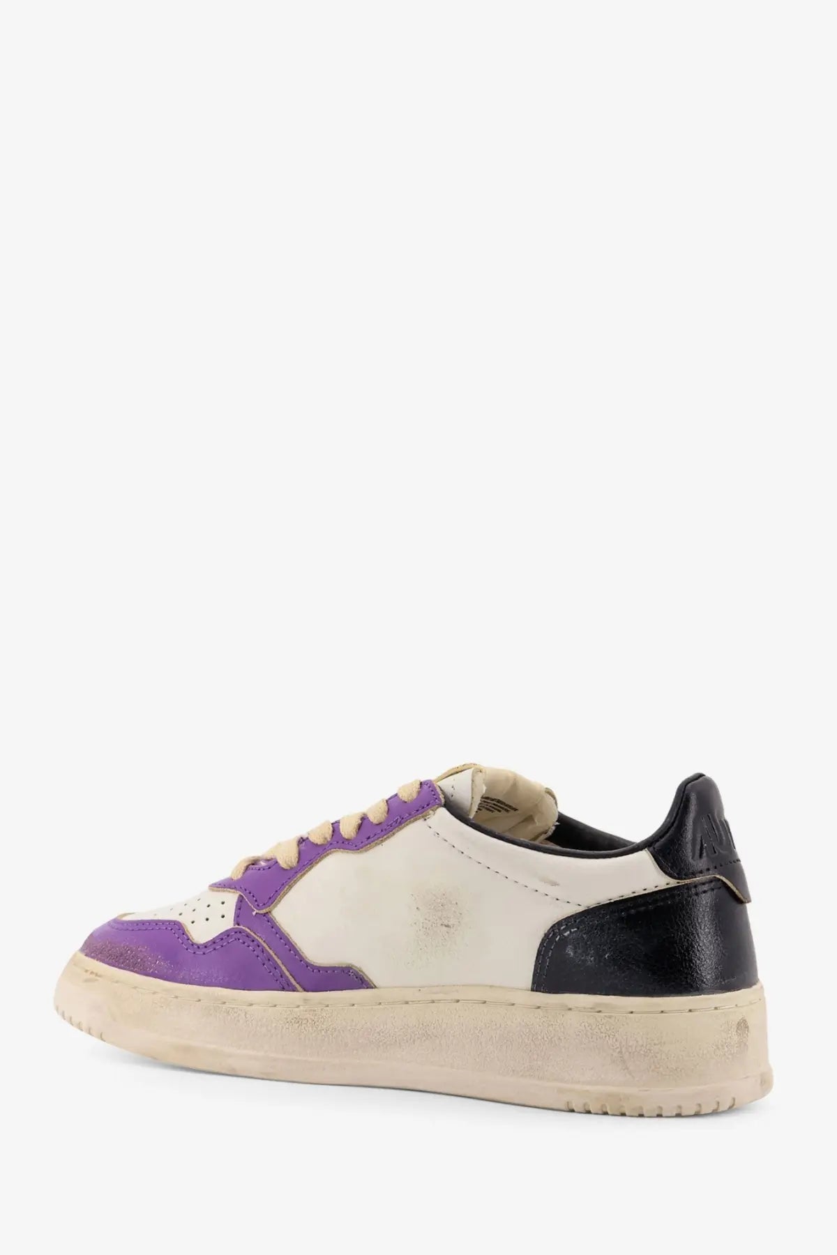 AUTRY Women's Super Vintage Low Top Leather Sneakers White, view 3