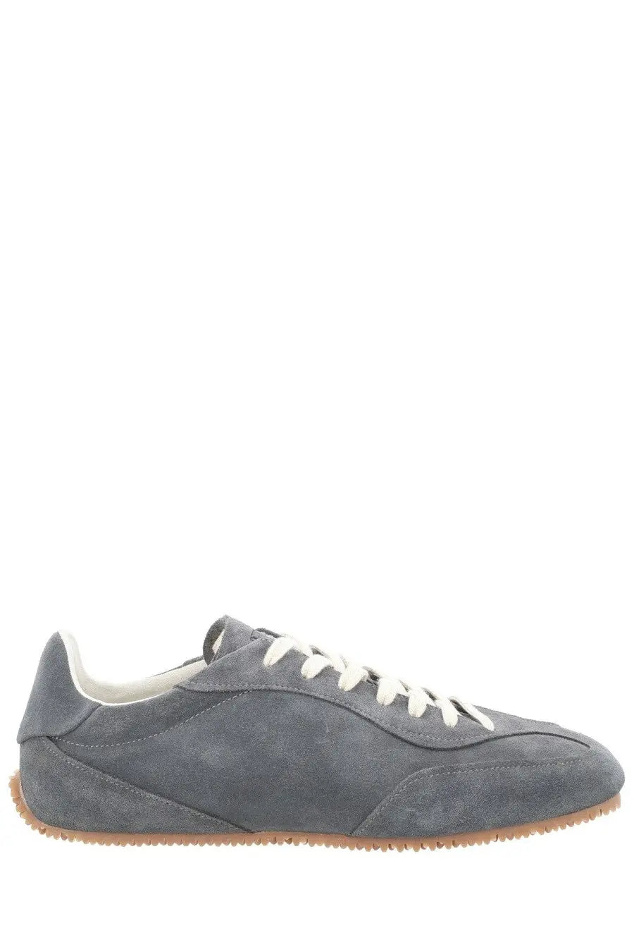 Axel Arigato men’s sneaker Daze Runner grey suede with white laces and tan rubber sole in side view