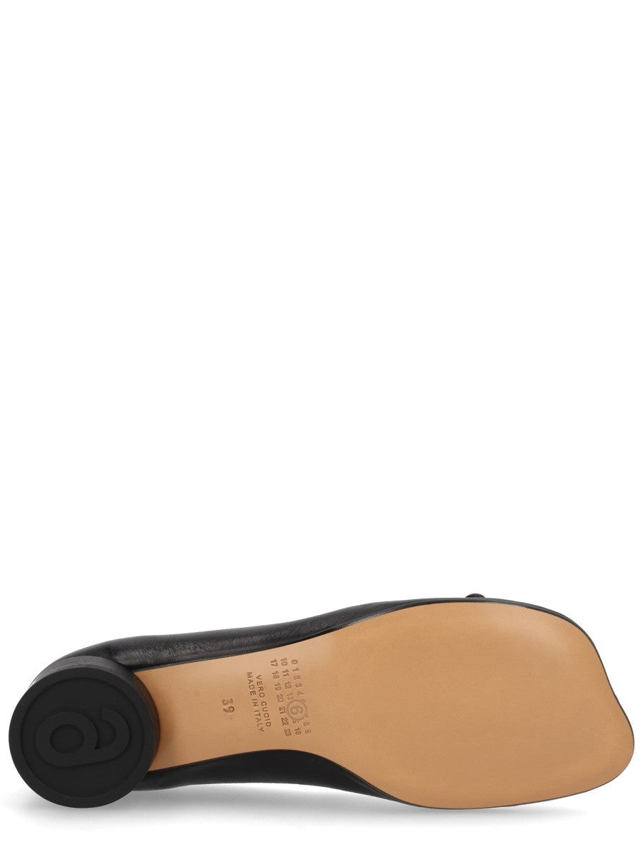 MM6 Maison Margiela Women's Ballerina Con Punta Anatomica Black