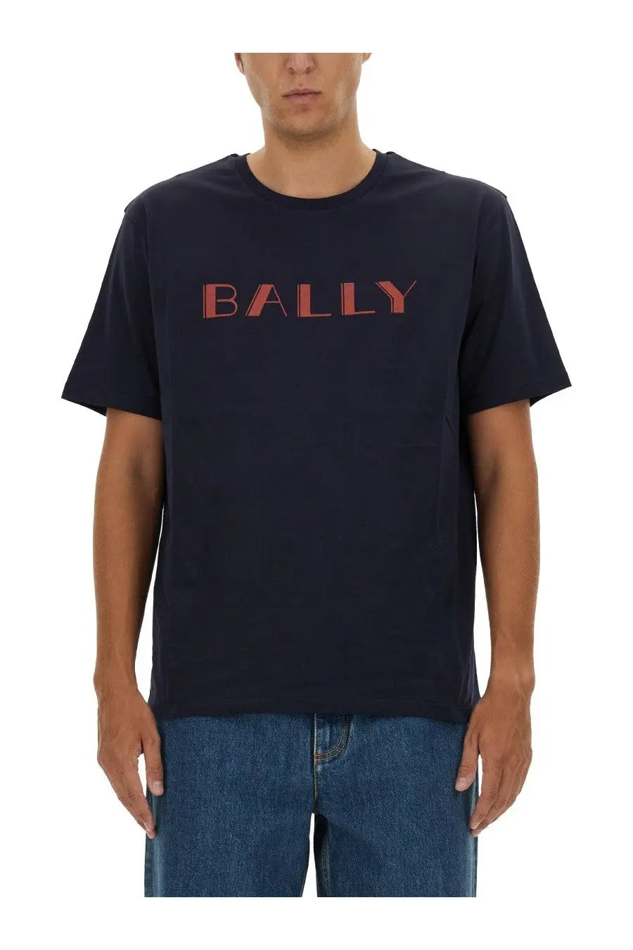 Bally men’s navy blue t-shirt featuring a red embroidered logo suitable for casual wear