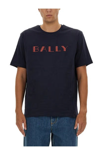 Bally men’s navy blue t-shirt featuring a red embroidered logo suitable for casual wear