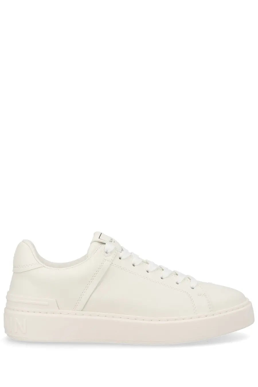 Balmain men’s court sneaker white leather low-top with clean stitching and chunky sole for casual wear