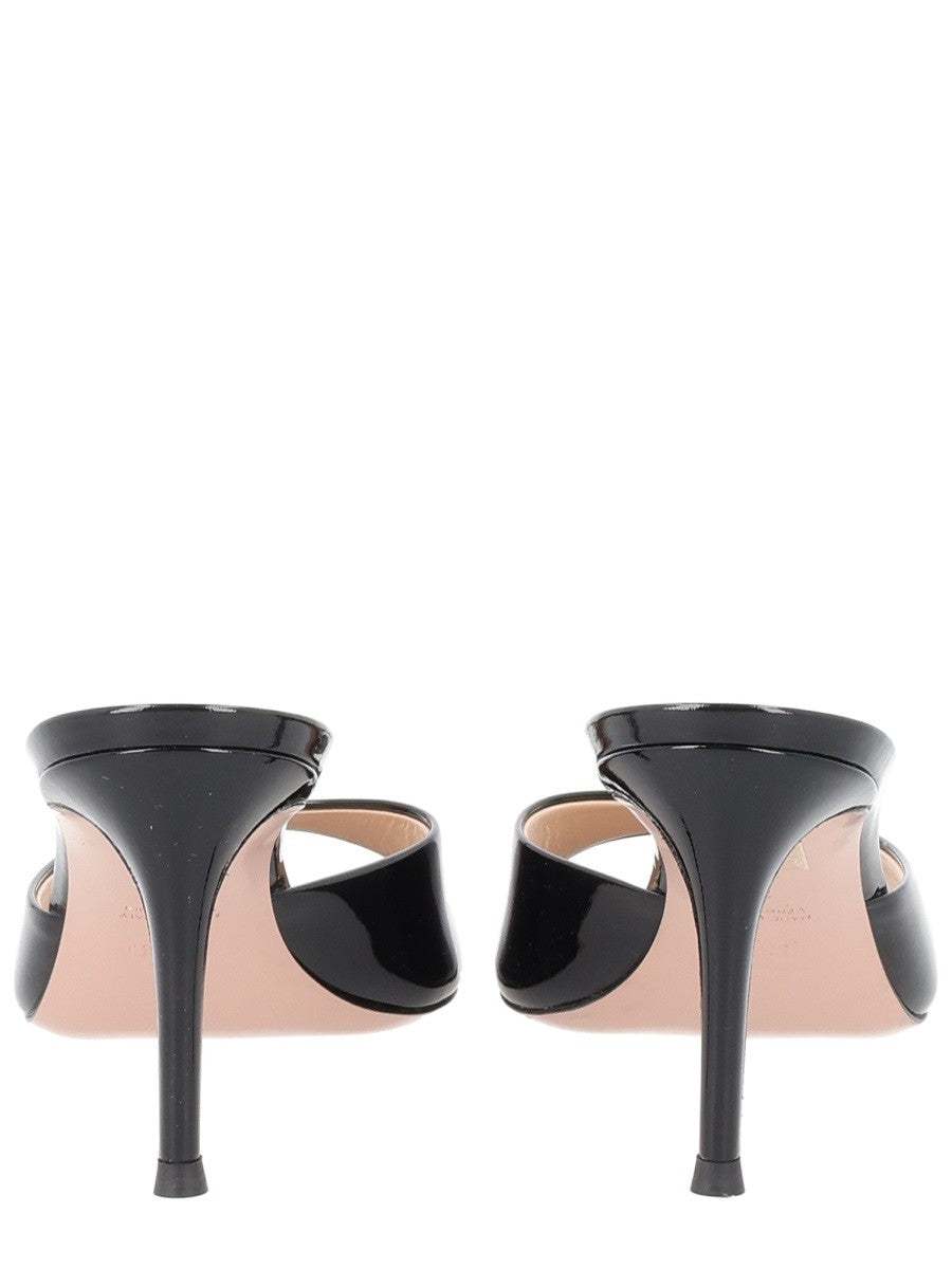 Roberto Festa Women's Boa Liz Décolleté Shoe Black