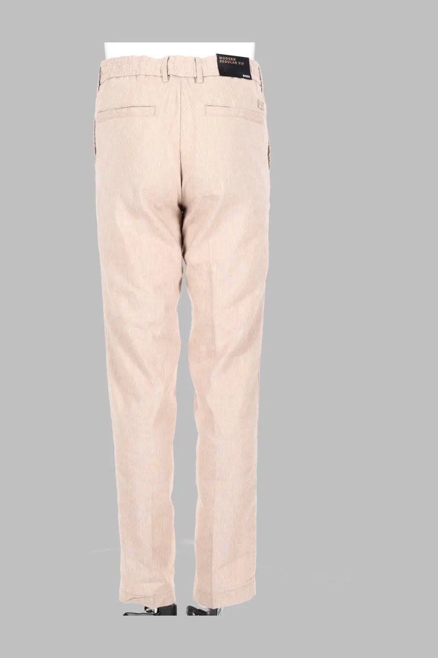 Beige chino trousers with relaxed fit and subtle back pleats from boss men’s pantalone kane1 slim fit collection