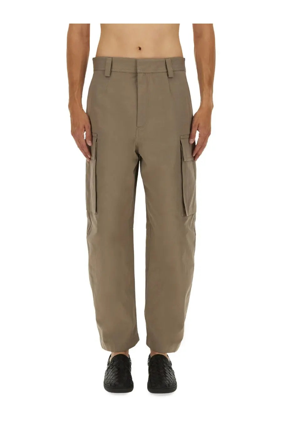 Bottega Veneta men’s beige cargo pants with large side pockets and straight-leg cut in durable fabric