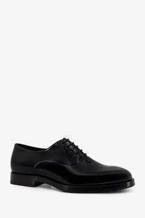Brunello cucinelli men’s oxford patent leather lace black shoe with polished finish and classic lace-up design
