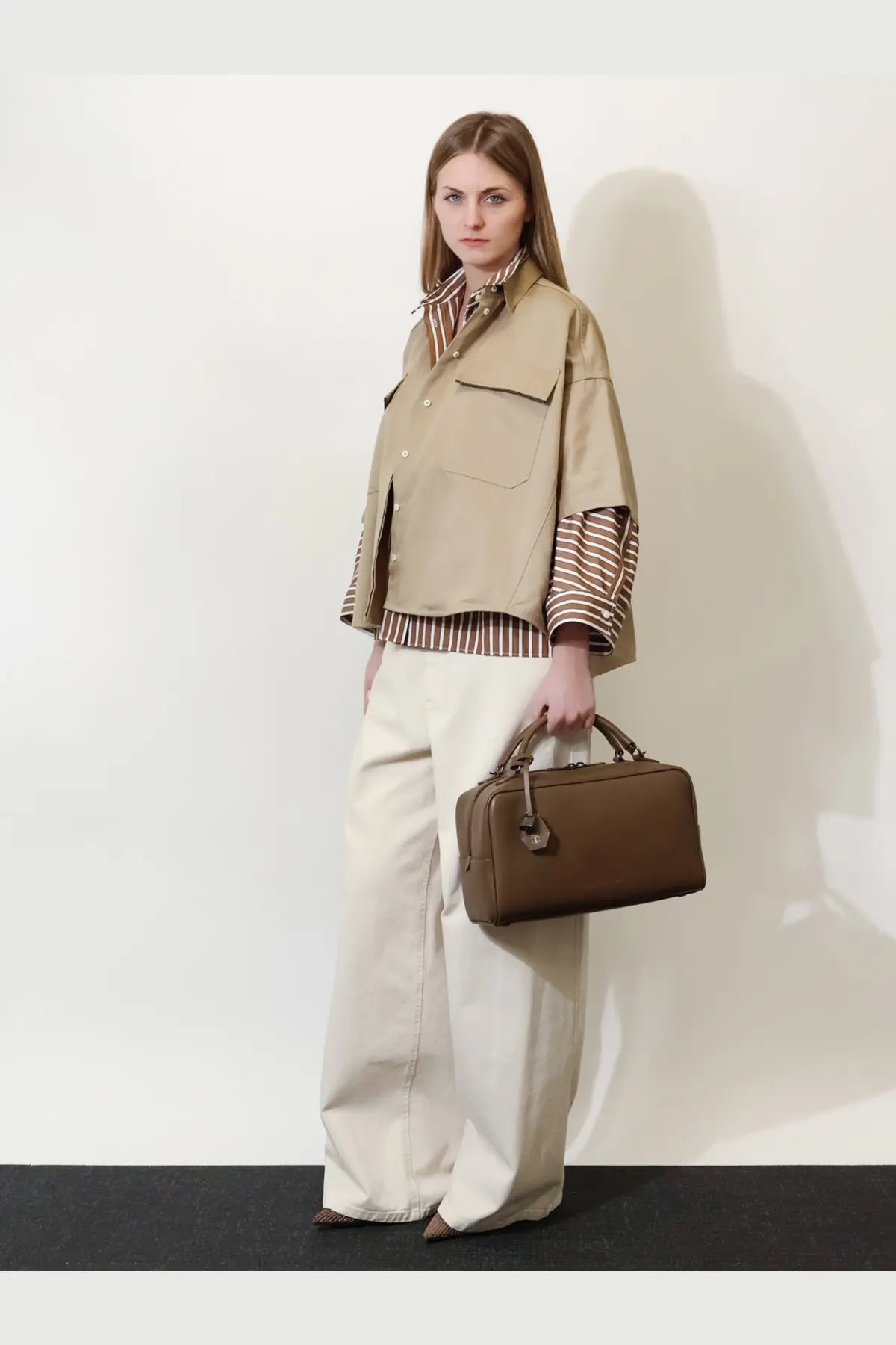 Brown leather briefcase with top handle and small metal clasp for brunello cucinelli women’s boston explorer bag green