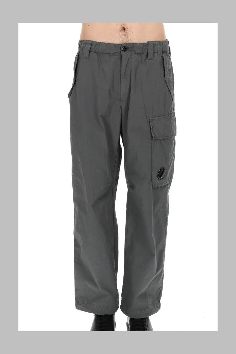 C.p. company men’s pantalone cargo dark gray cotton cargo pants with multiple pockets and black button closure