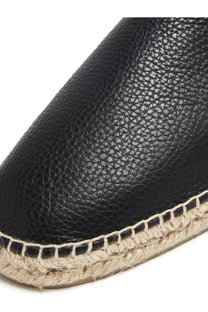 Castañer men’s espadrilla polo black leather shoe with textured surface and natural jute sole front view