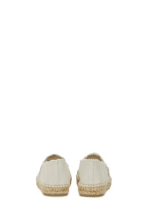 Cream-colored canvas espadrilles with woven jute sole from castañer women’s espadrilla kampala white collection