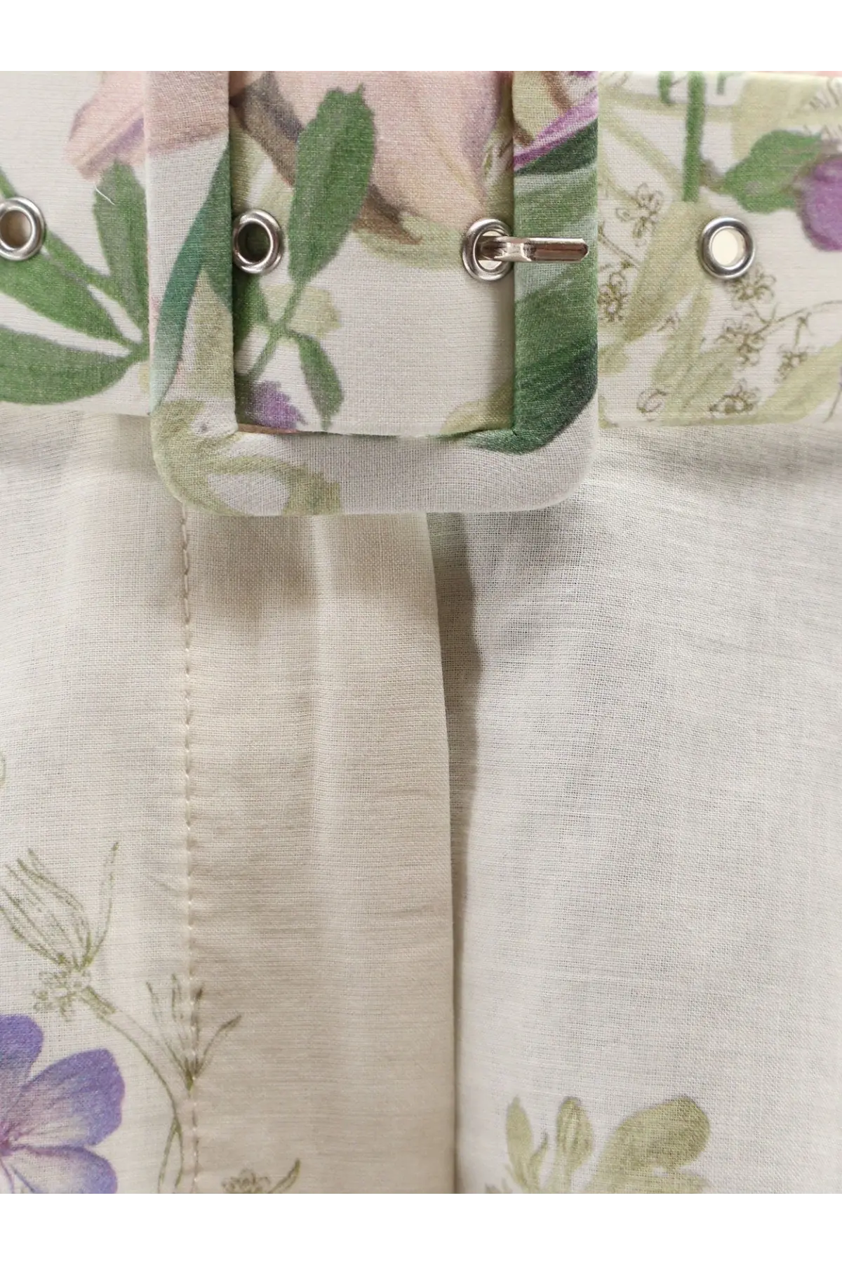 Charo ruiz ibiza women’s pansy cotton blend shorts white with a floral-patterned belt featuring pastel hues and a square buckle