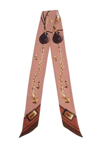 Chloé women’s foulard fascia Paddington beige pink silk scarf with gold chain pendant and brown accents at ends