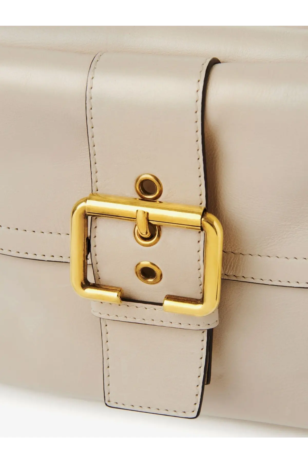Chloé women’s medium double carry leather shoulder bag in cream-colored leather with gold-tone rectangular buckle and stitching