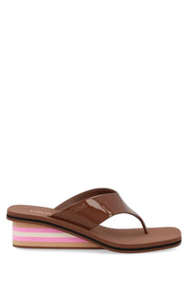 Chloé women’s sandalo con zeppa swimming cool brown thong sandal with brown glossy patent leather and colorful striped wedge heel