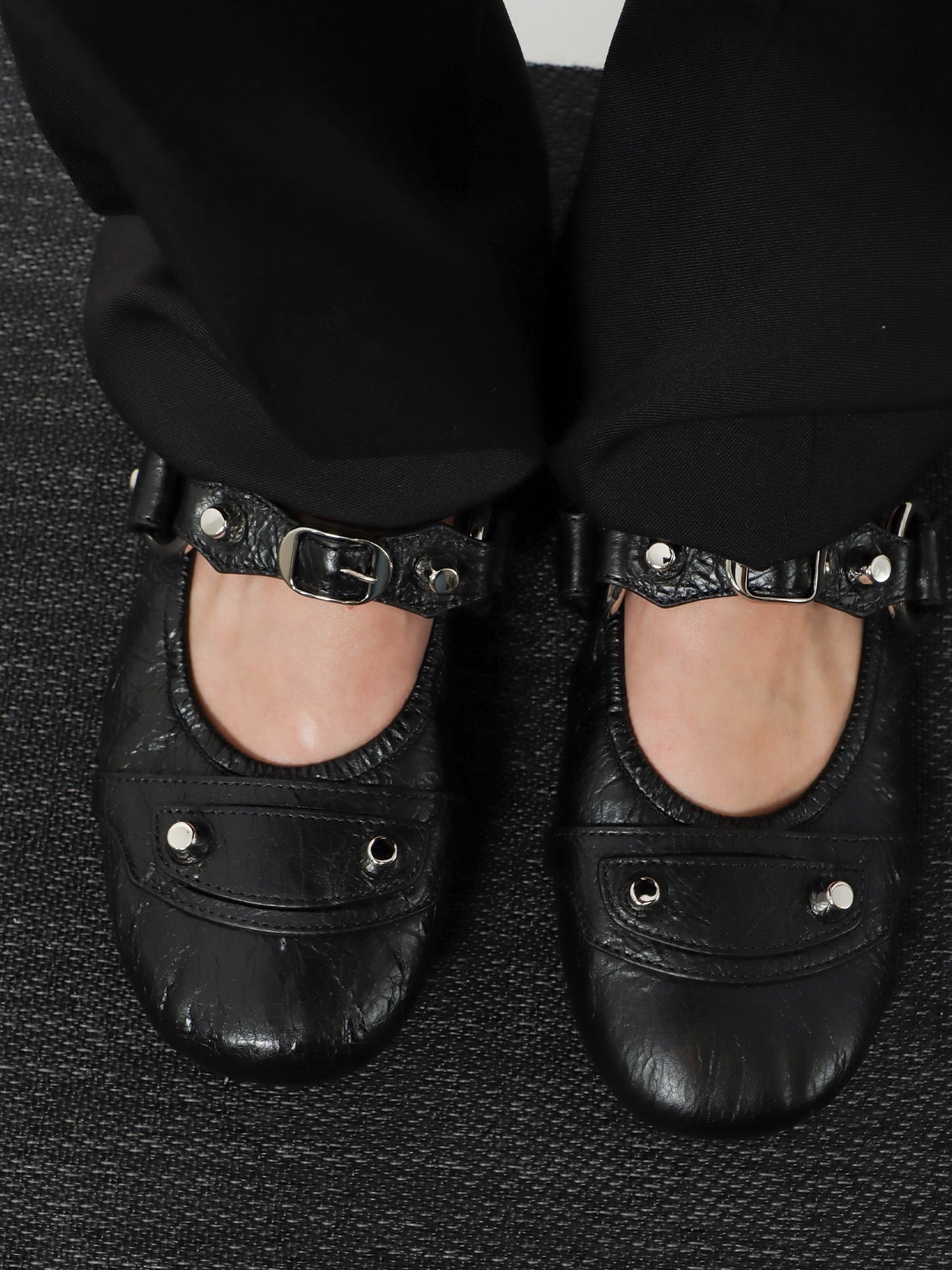 Balenciaga Women's City Flat L005 Leather Ballerinas Black