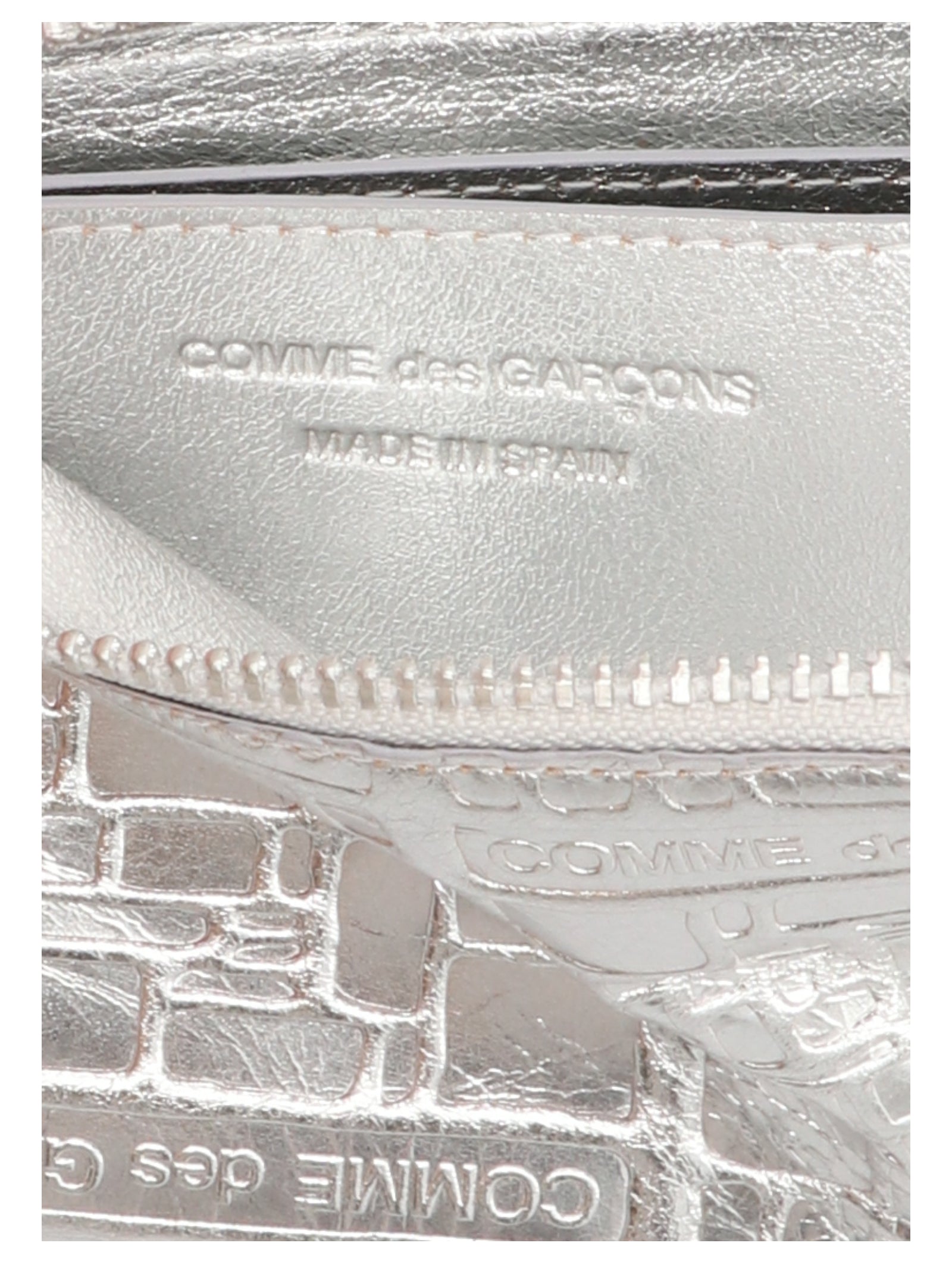 COMME DES GARÇONS WALLET - COMME DES GARÇONS WALLET - ’Embossed Logotype’ wallet - Men’s Accessories