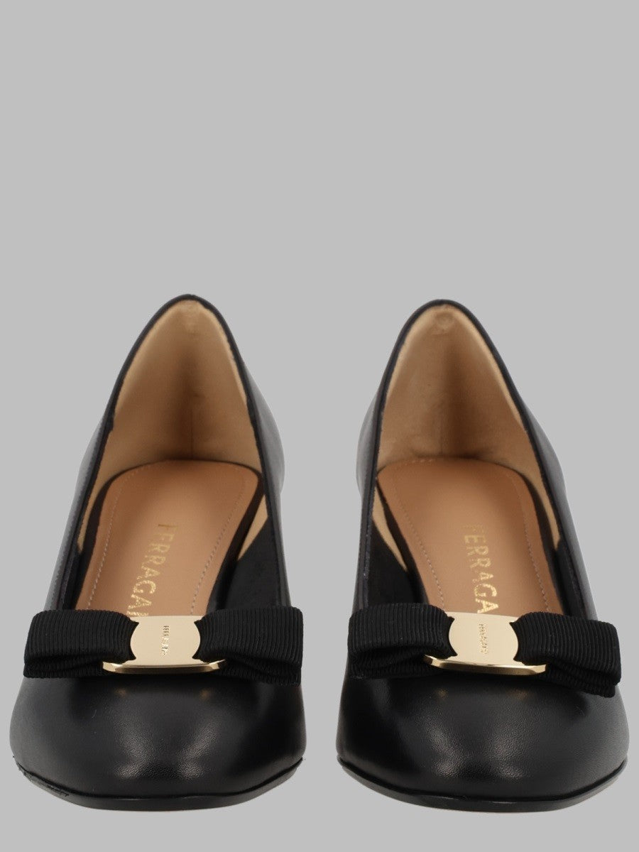 Ferragamo Women's Décolleté Vara Con Tacco Black