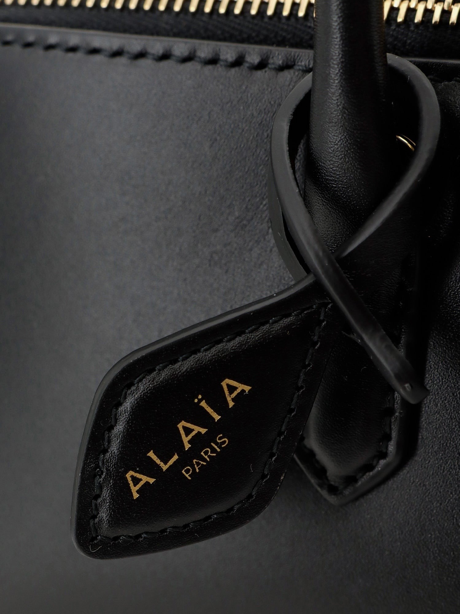 ALAÏA Women's Delta Small Leather Handbag Black